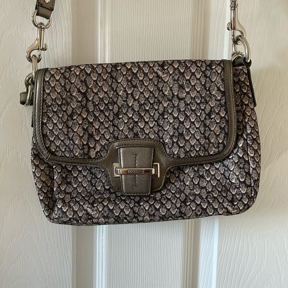 Coach Taylor snakeskin print cross body handbag purse bag grey silver